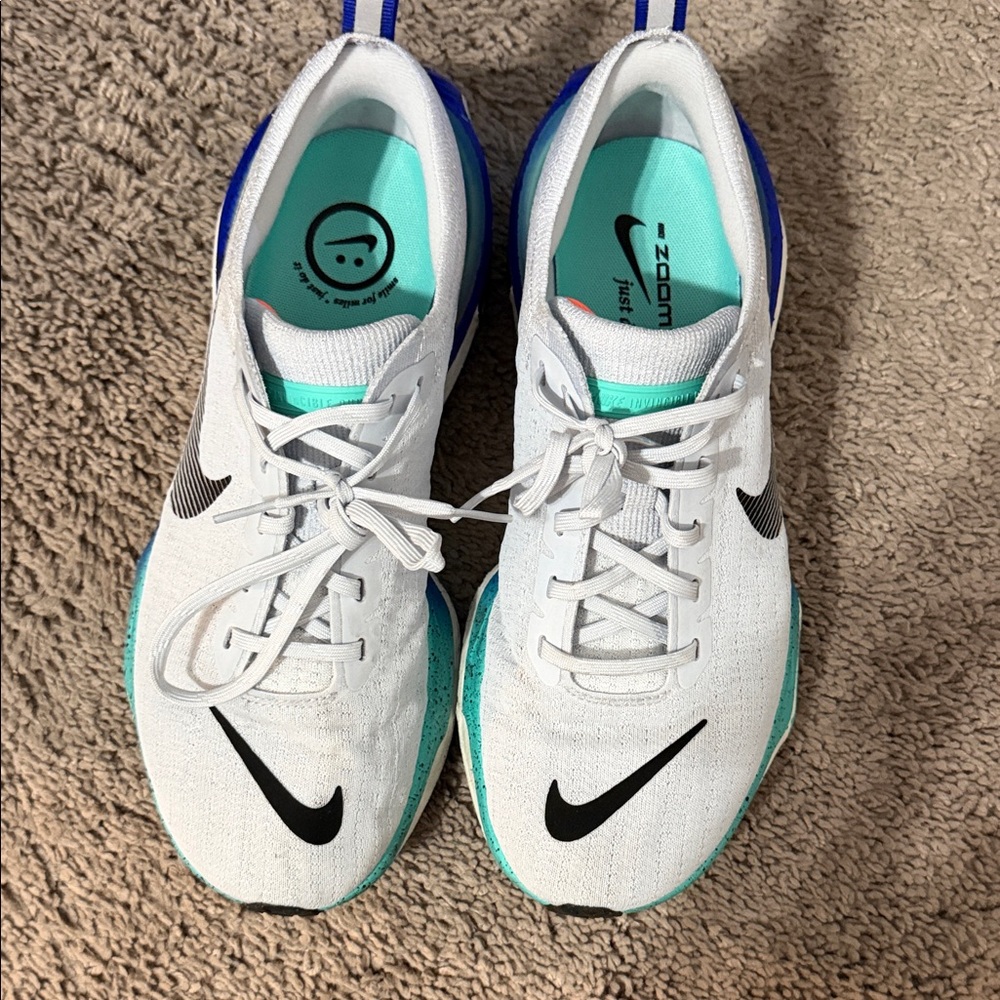 Nike White Teal Blue Running Sneakers with Black Swoosh